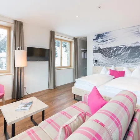 Randolins Hotel 3*