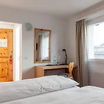 Randolins Hotel