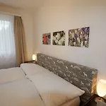 Randolins מלון 3*